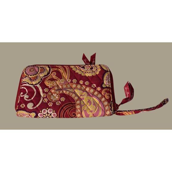 Vera Bradley Raspberry Fizz Quilted Wallet with Full-zip and 12 Pockets - Picture 1 of 10